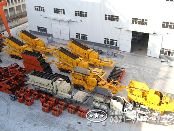 河南移動(dòng)式破碎機(jī)廠家車(chē)間一角