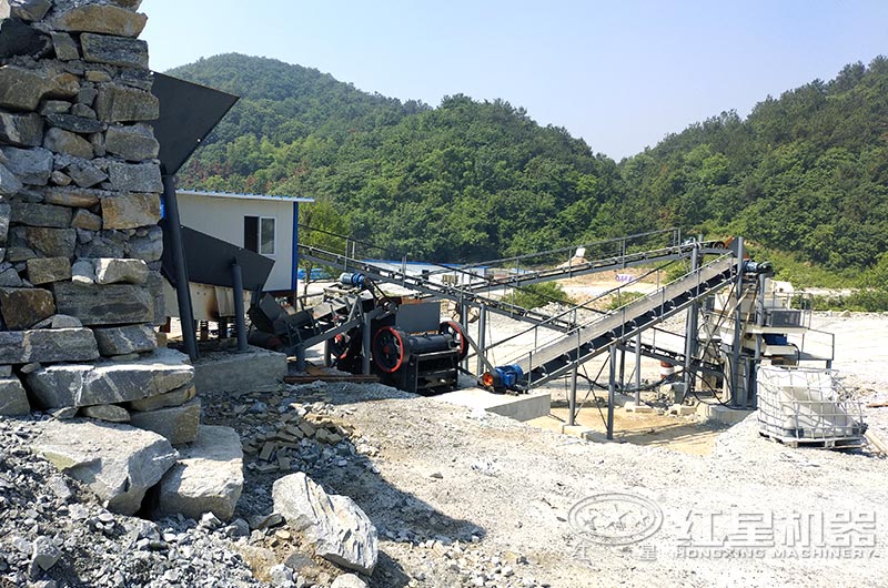 花崗巖碎石機(jī)價格及圖片大全