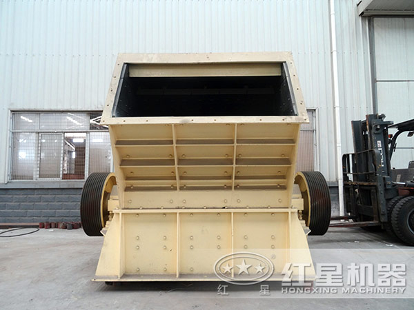1315反擊式破碎機(jī)時(shí)產(chǎn)量可達(dá)多少噸？