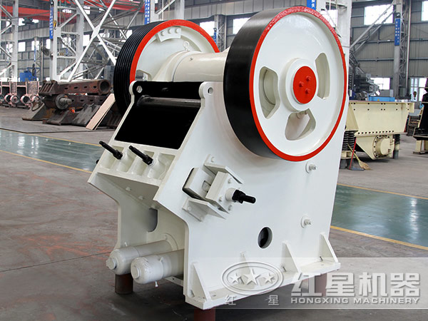 對(duì)比傳統(tǒng)鄂破機(jī)，新一代歐版鄂式破碎機(jī)具有哪些優(yōu)勢(shì)？