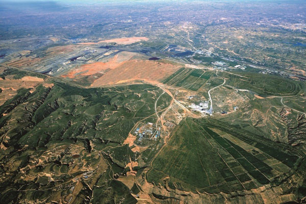 推動綠色礦山建設(shè)，紅星破碎機(jī)廠家鼎力相助