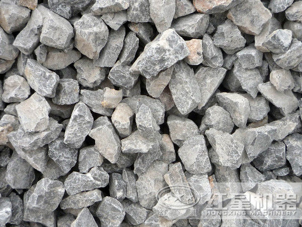 粉碎石灰石建議使用的大型礦石破碎機(jī)是鱷嘴式的，還是錘式的？
