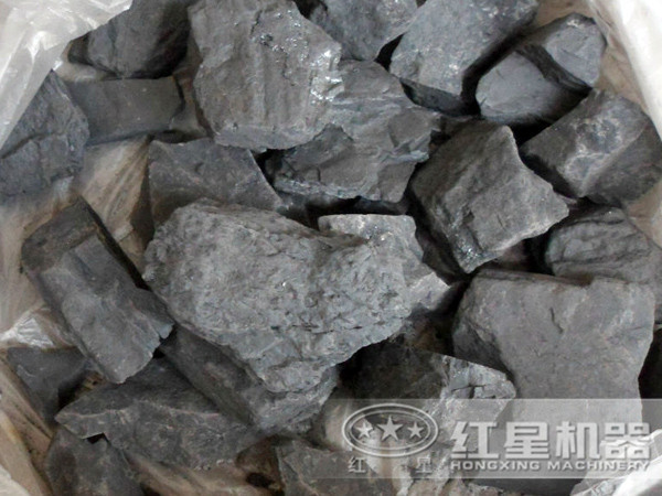 一臺(tái)用于破碎煤矸石的移動(dòng)粉碎機(jī)_70噸/小時(shí)，出料粒度20以下
