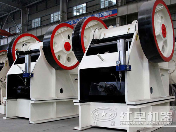 大型石頭顎破碎機(jī)市價(jià)多錢？（內(nèi)附高清顎破作業(yè)視頻）