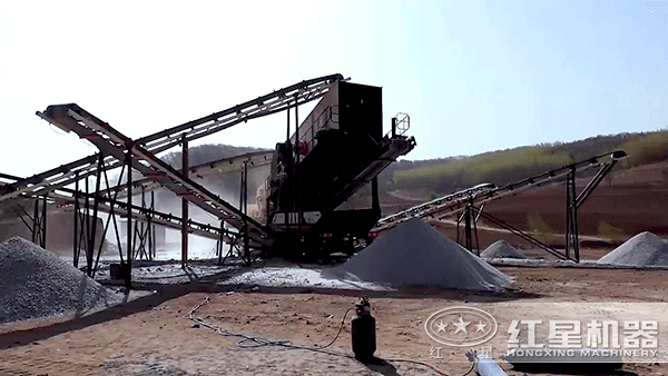 柴油小型流動(dòng)石子破碎機(jī)價(jià)格多少錢？產(chǎn)量是多少？