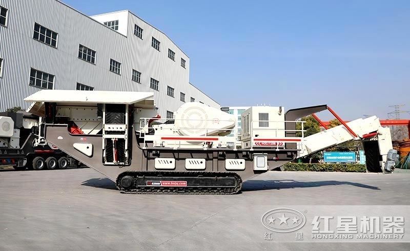 大型采石場(chǎng)用以柴油為動(dòng)力的履帶破碎機(jī)更高產(chǎn)、環(huán)保