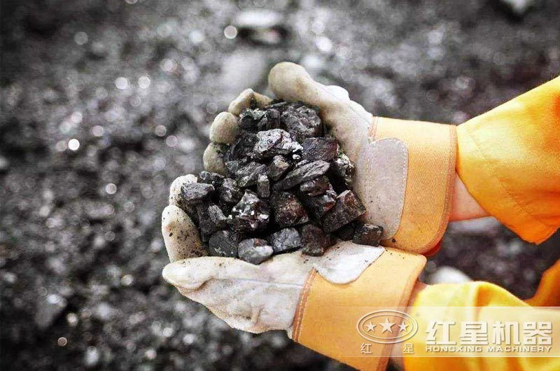 破碎鐵礦石選用哪種破碎機好？（時產(chǎn)要求在100-300噸 ）