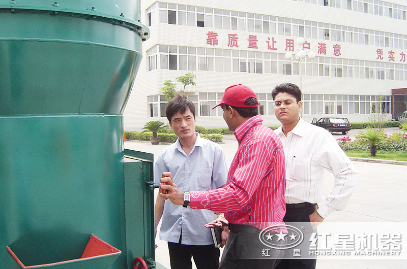 每天10噸的打石粉機器哪兒有？環(huán)保嗎？