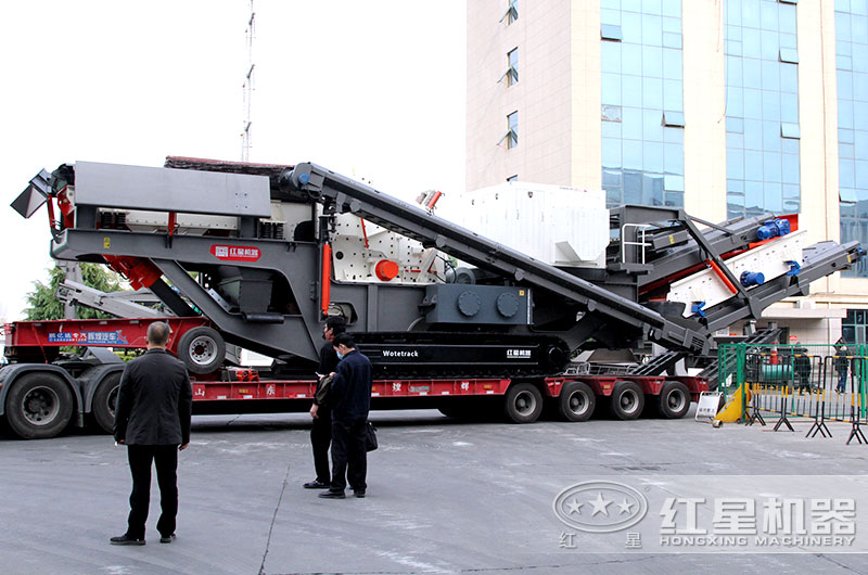 履帶式砂石粉碎機(jī)全力出擊，碎石效果驚人，報(bào)價(jià)是多少？
